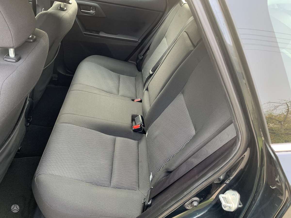 Toyota Auris 2014 — photo 20