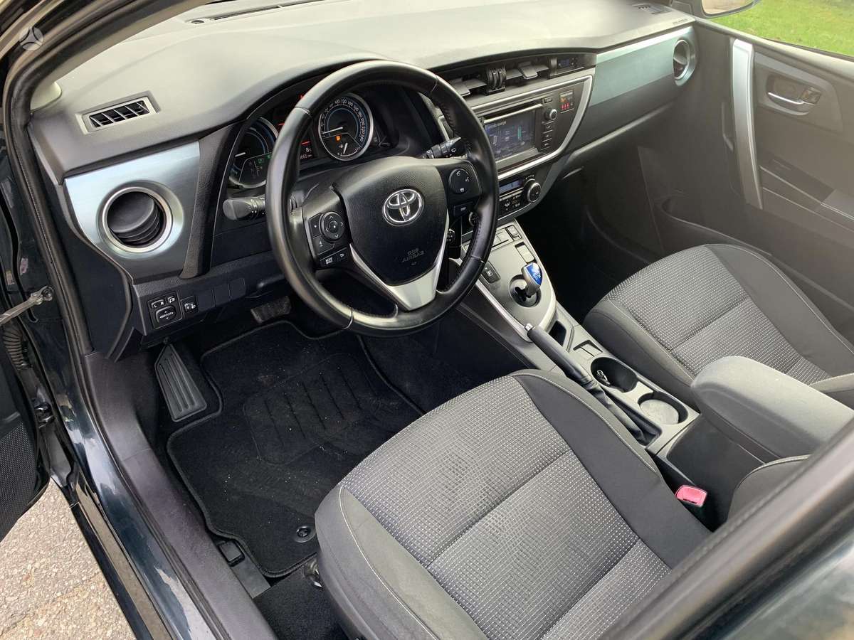 Toyota Auris 2014 — photo 21