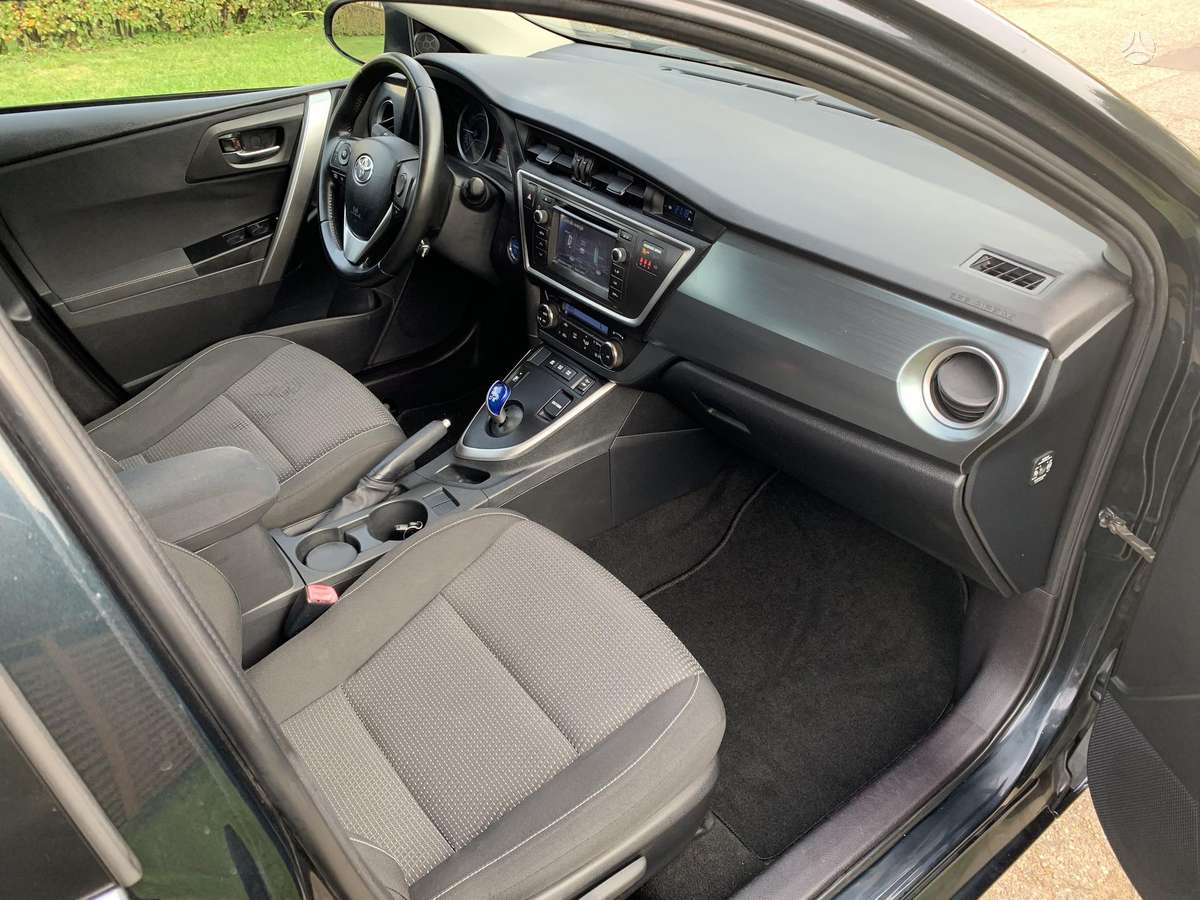 Toyota Auris 2014 — photo 22