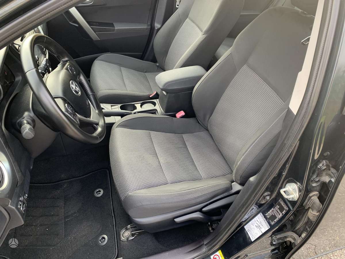 Toyota Auris 2014 — photo 25