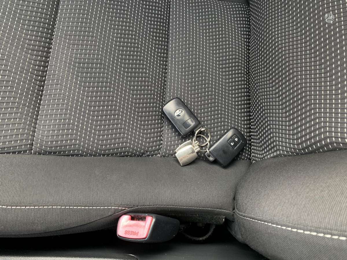 Toyota Auris 2014 — photo 26