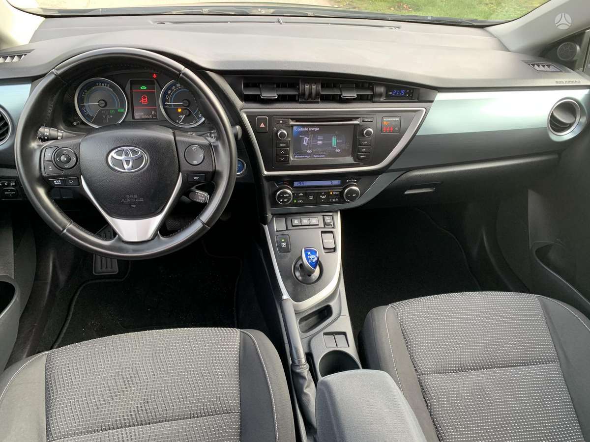Toyota Auris 2014 — photo 27