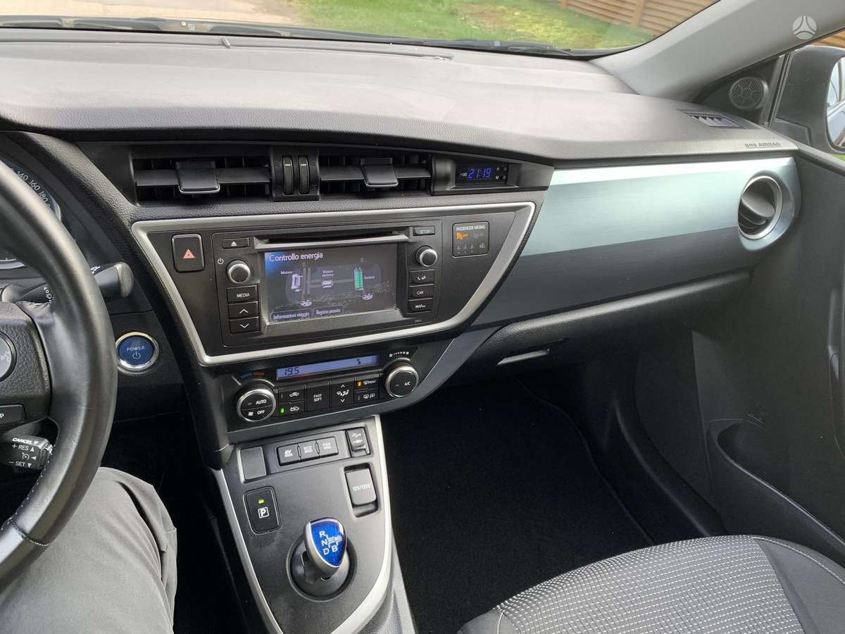 Toyota Auris 2014 — photo 29