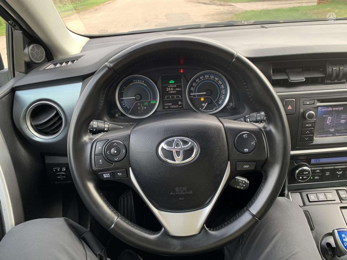Toyota Auris 2014 — photo 30