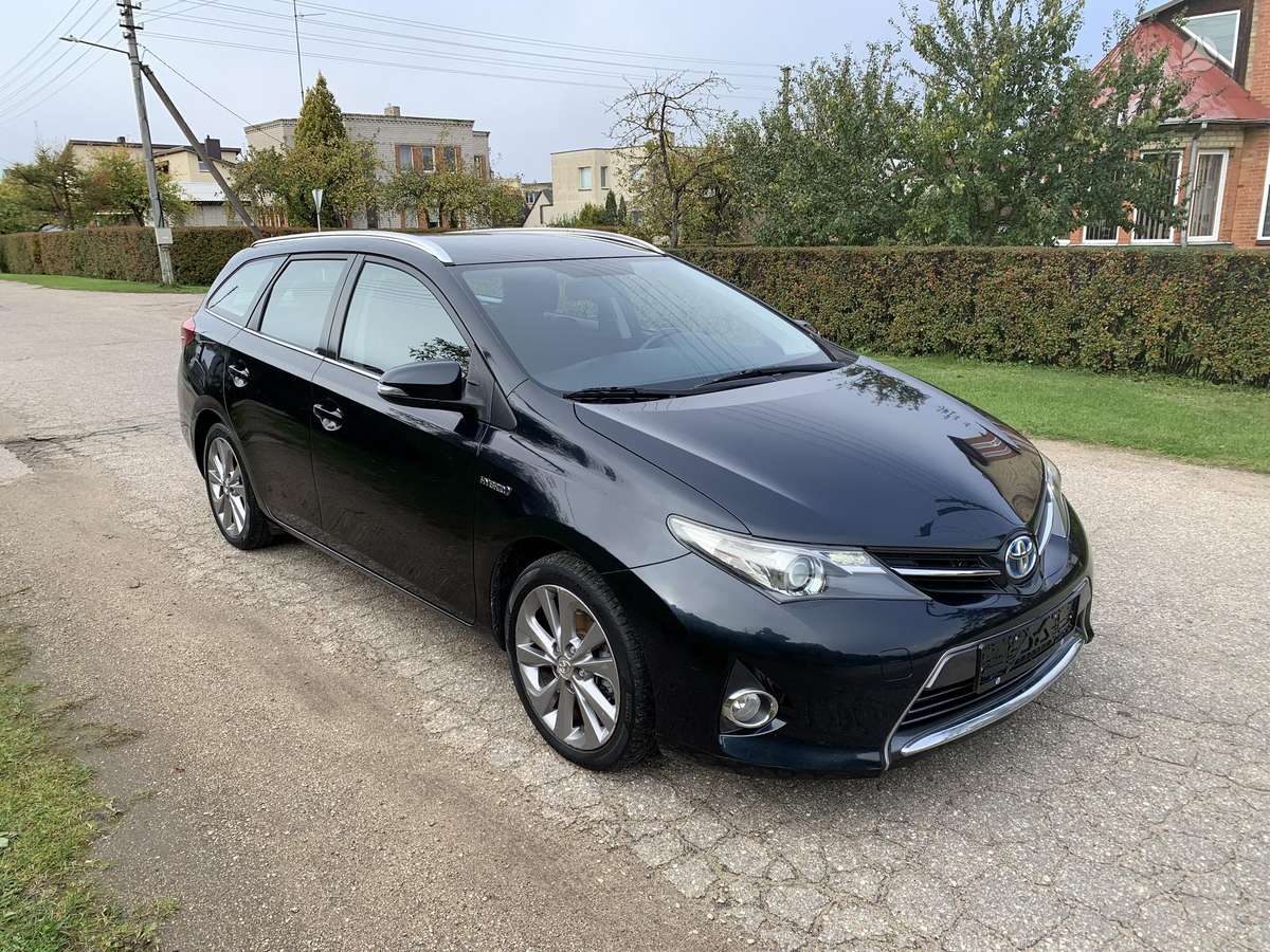 Toyota Auris 2014 — photo 7