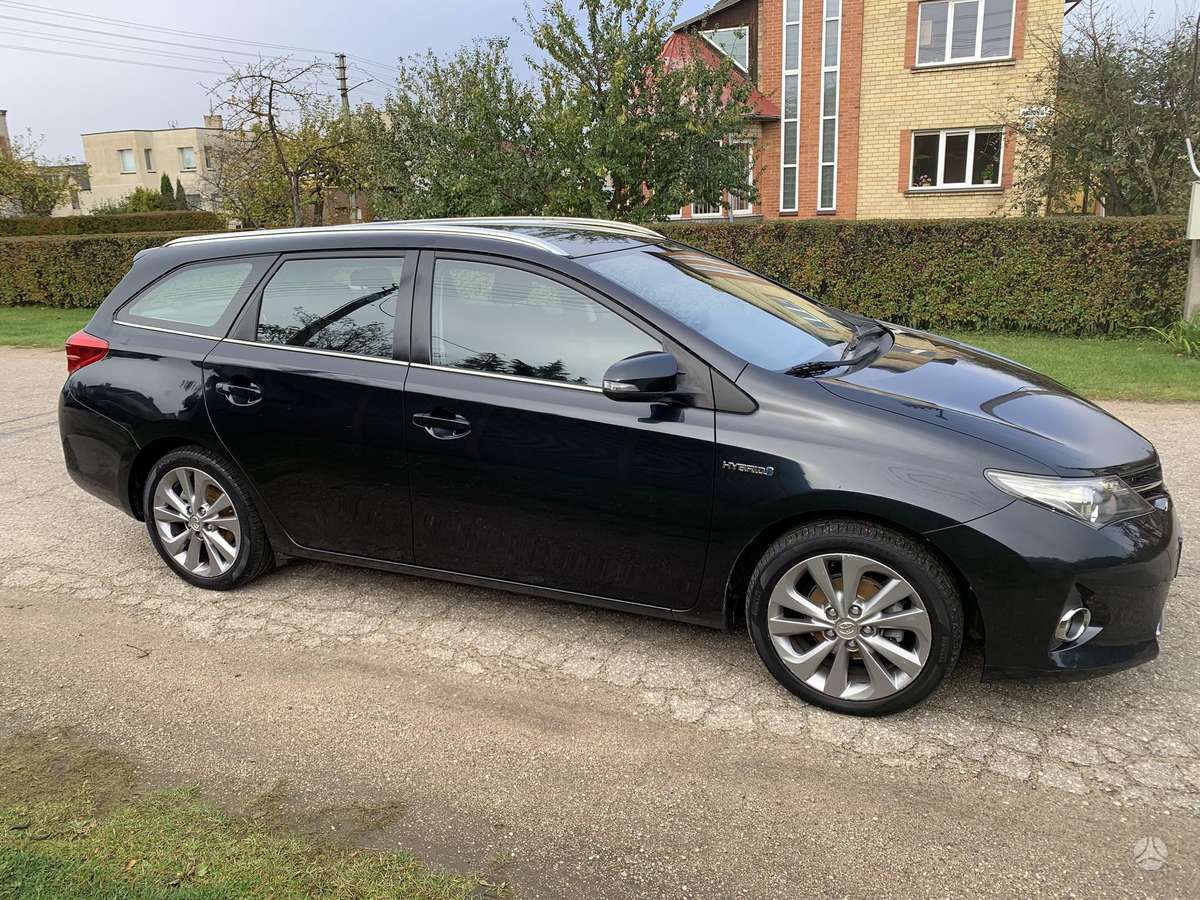 Toyota Auris 2014 — photo 8