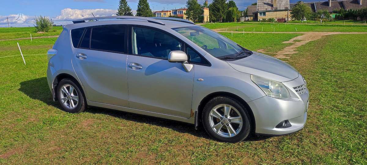 Toyota Verso 2010 — photo 6