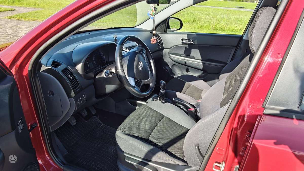 Hyundai i30 2012 — photo 11