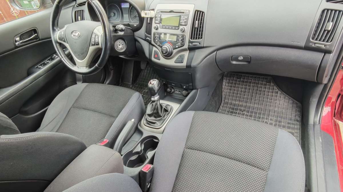 Hyundai i30 2012 — photo 8