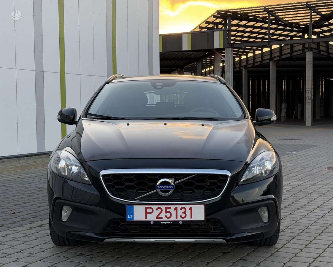 Volvo V40 2013 — вигляд ззаду