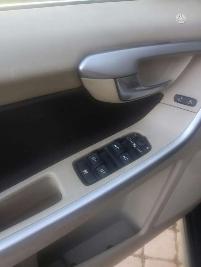 Volvo XC60 2009 — photo 11