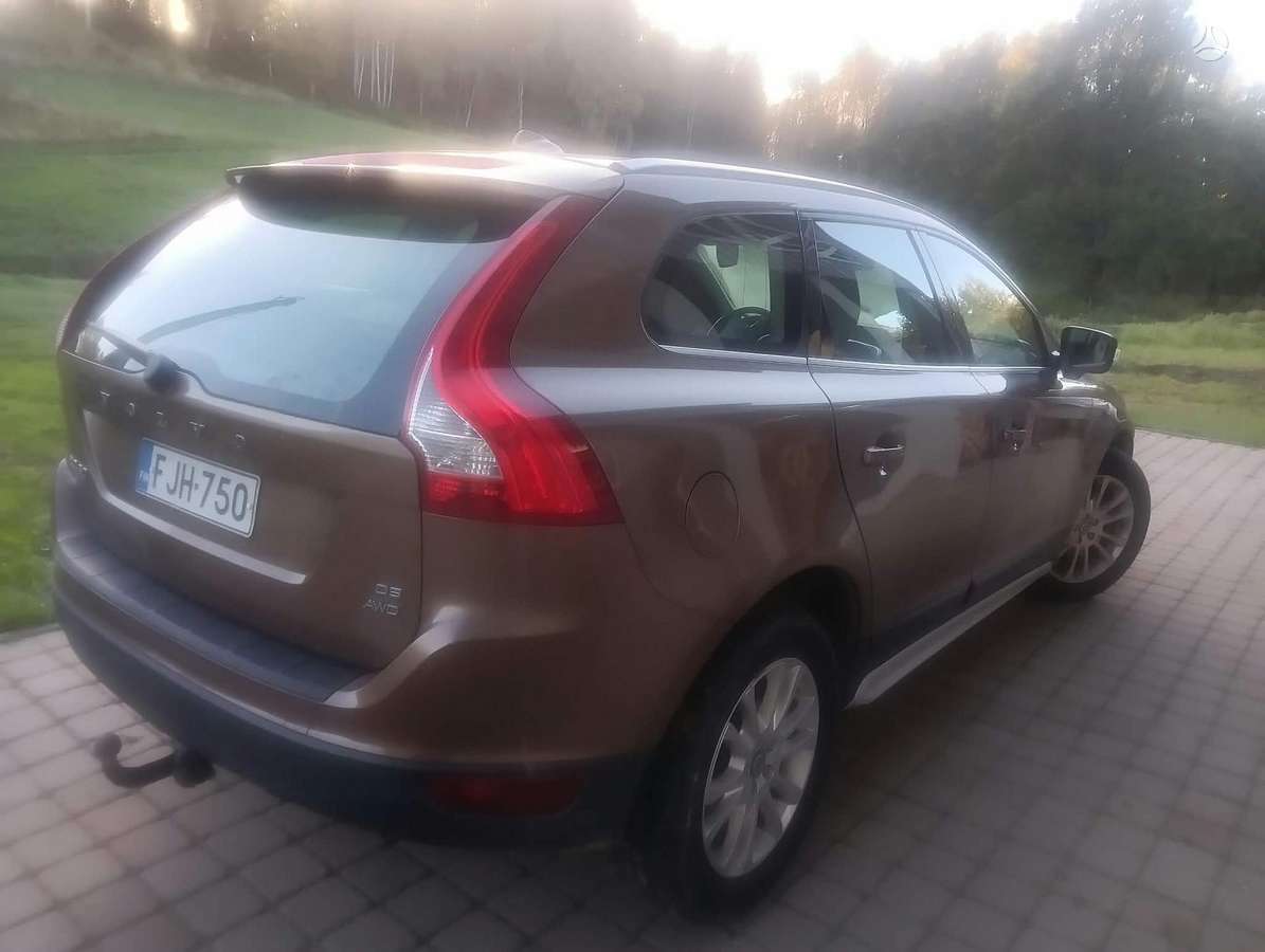 Volvo XC60 2009 — engine 2400 cm³, 185 HP (136kW)