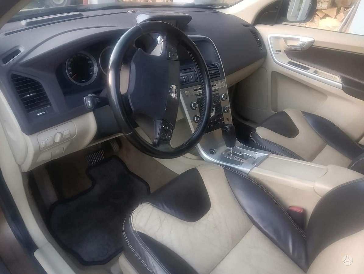 Volvo XC60 2009 — photo 6