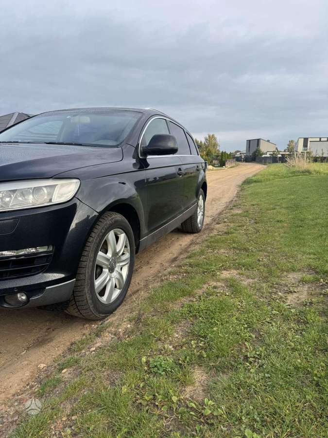 Audi Q7 2006 — rear view