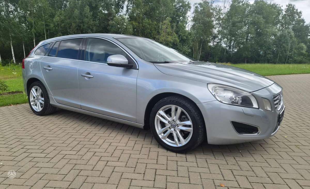 Volvo V60 2013 — photo 11