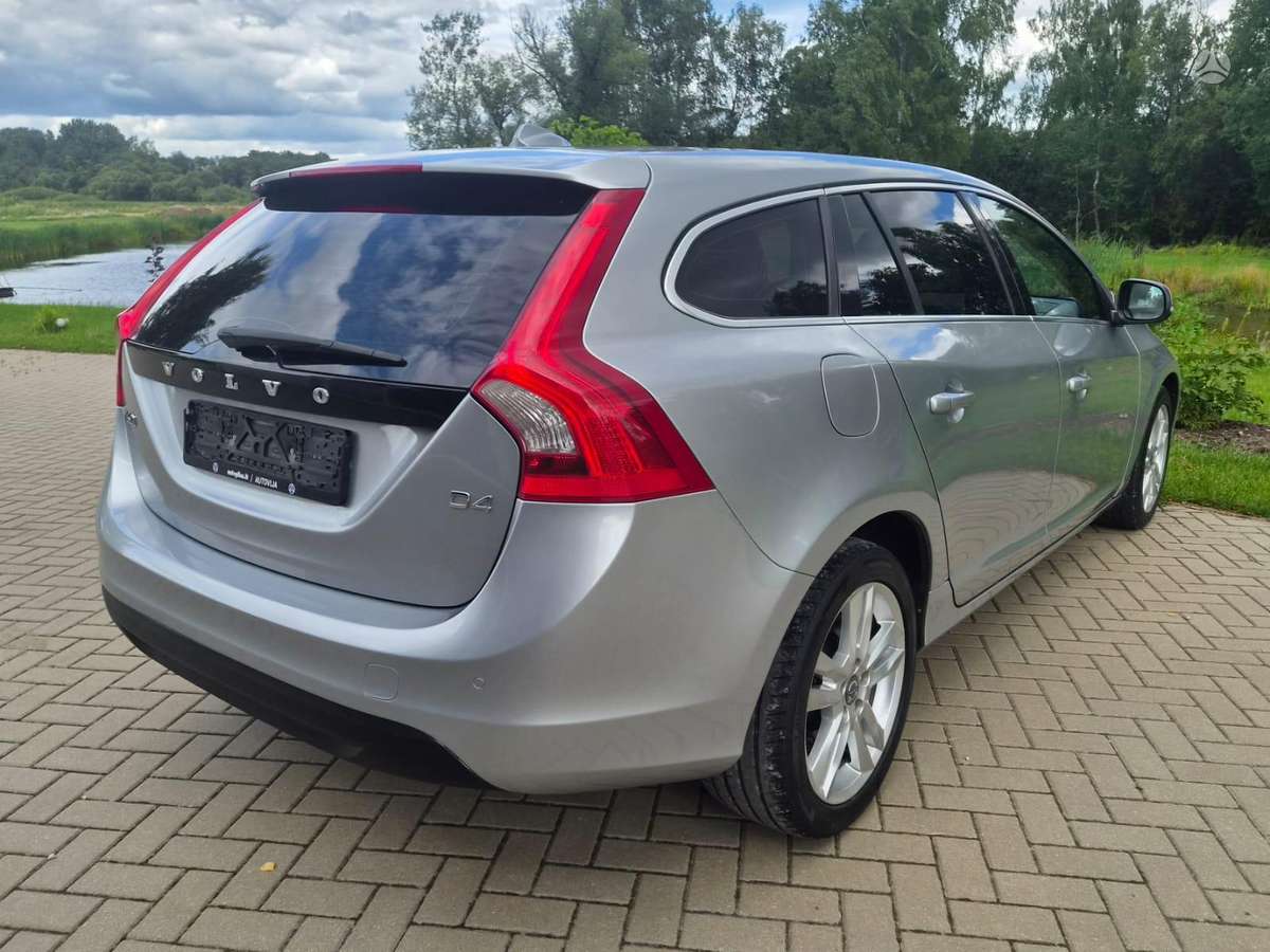 Volvo V60 2013 — photo 13