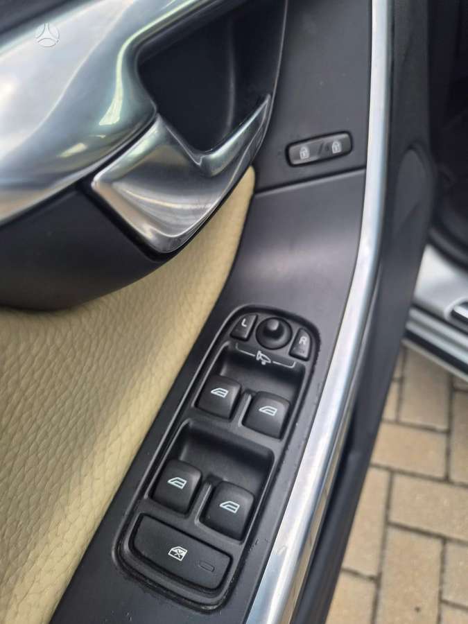 Volvo V60 2013 — photo 18