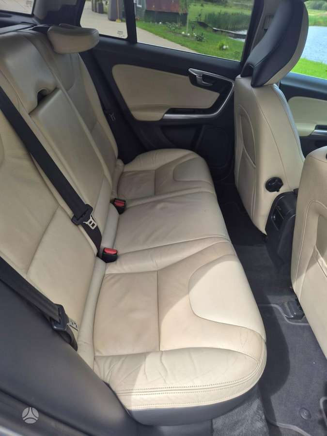Volvo V60 2013 — photo 27