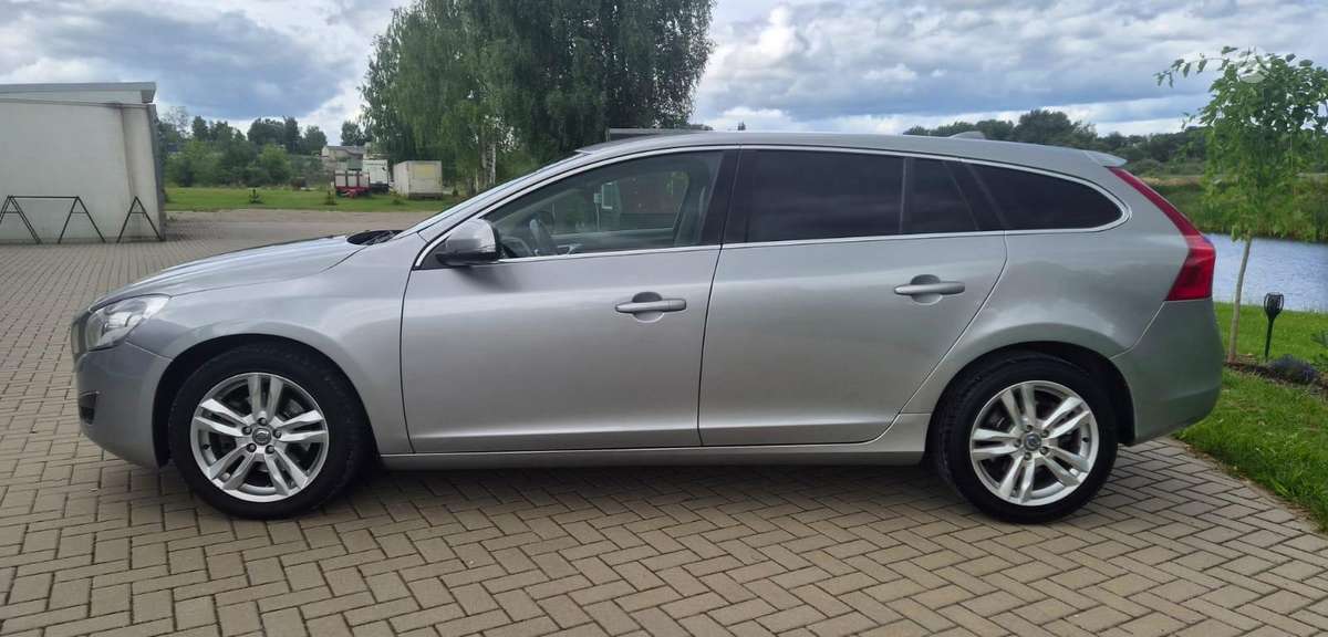 Volvo V60 2013 — engine 2000 cm³, 163 HP (120kW)