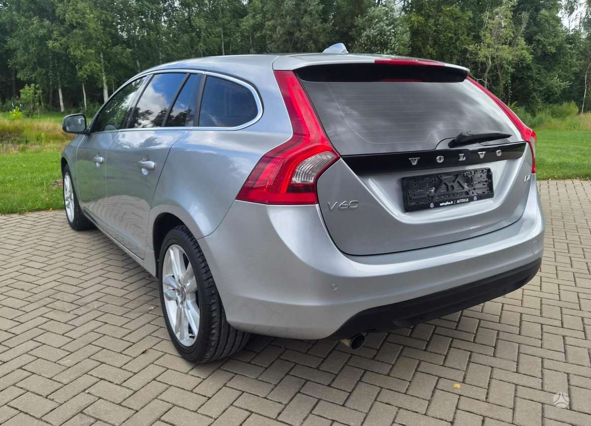 Volvo V60 2013 — photo 8