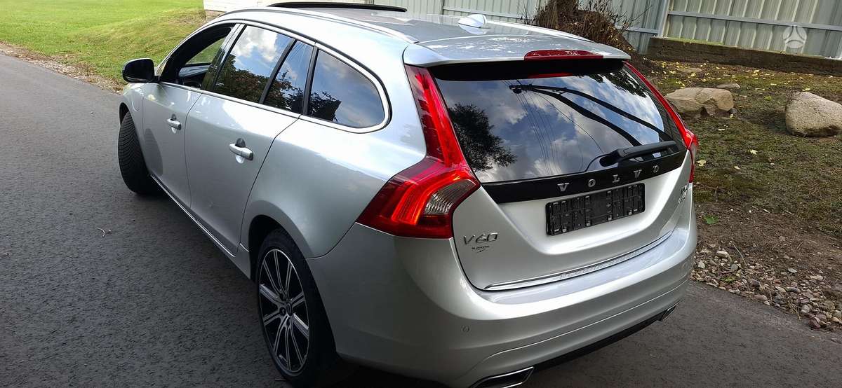 Volvo V60 2014 — фото 10