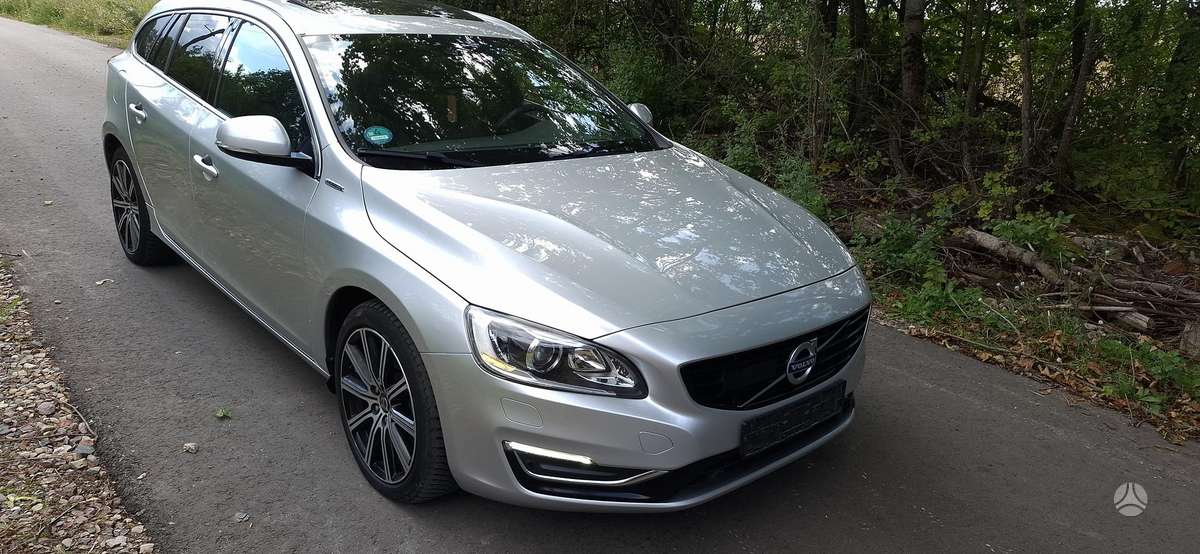 Volvo V60 2014 — вигляд ззаду