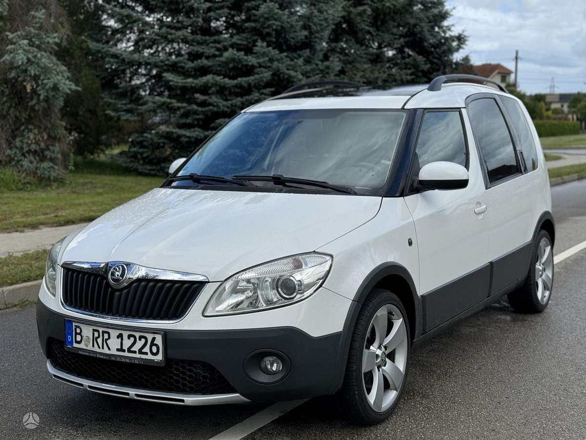 Skoda Roomster 2014 — interior