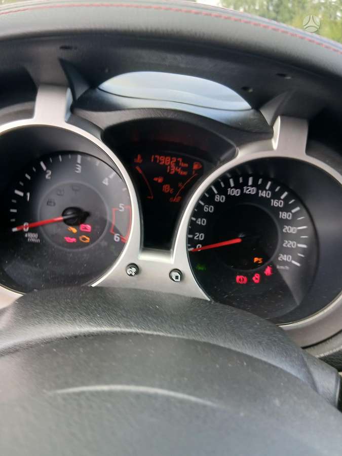 Nissan Juke 2015 — photo 12