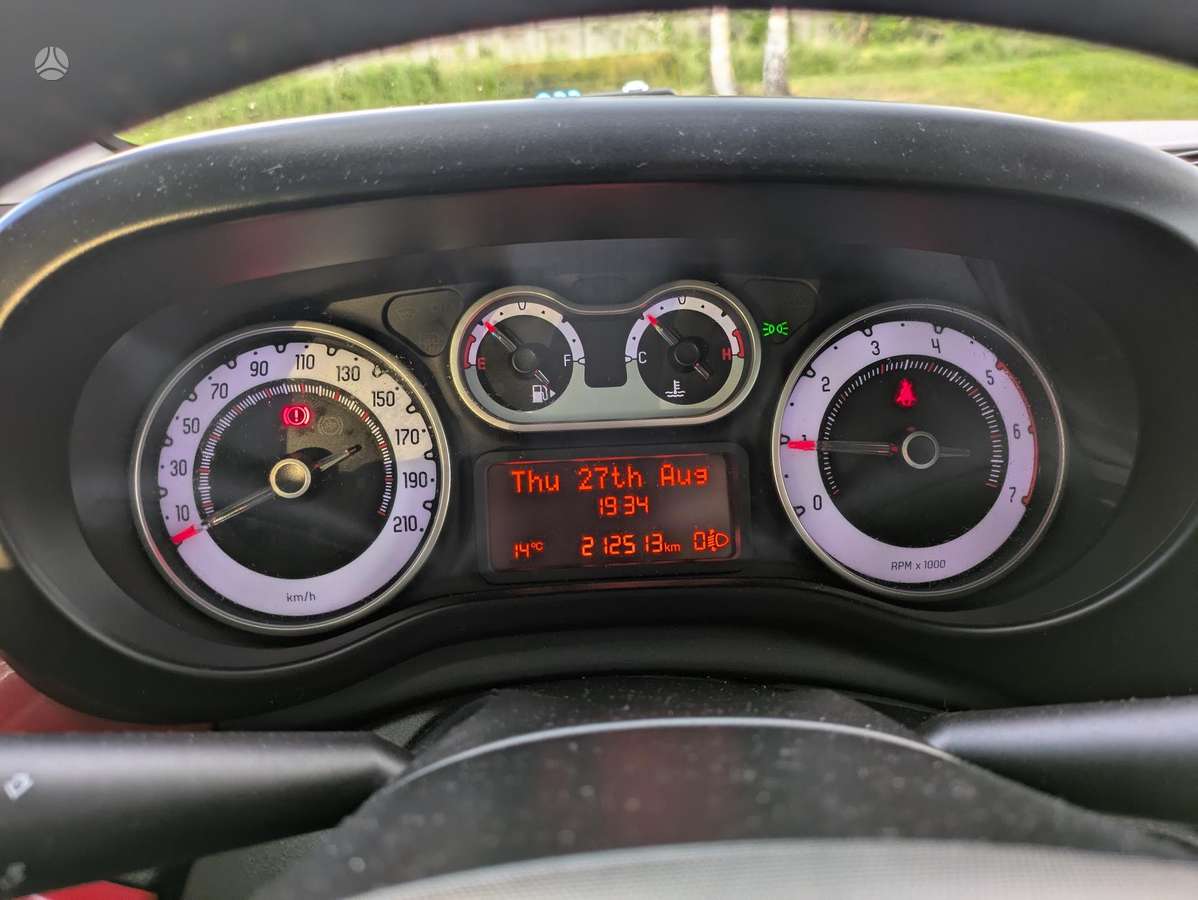 Fiat 500L 2013 — photo 11