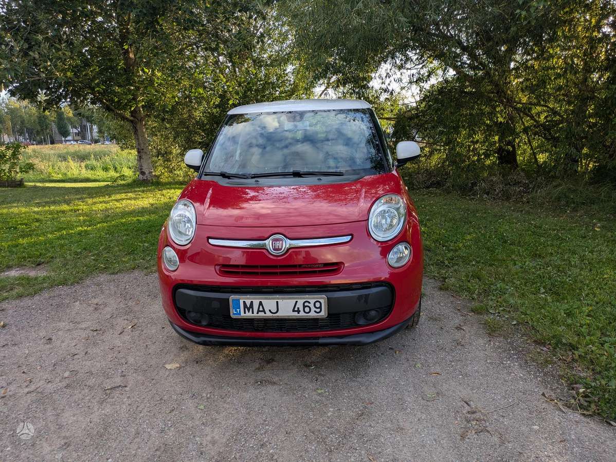 Fiat 500L 2013 — interior