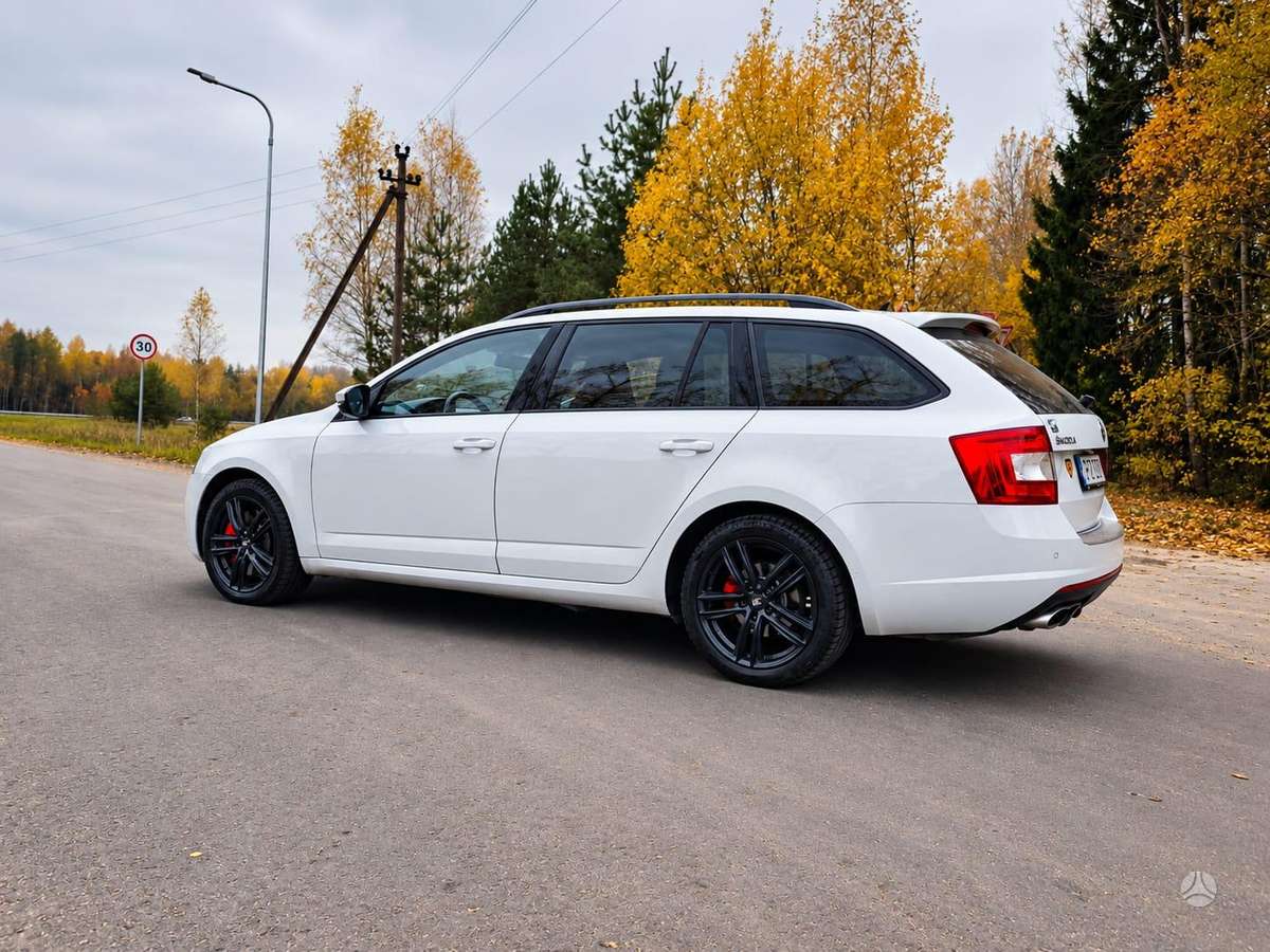 Skoda Octavia 2015 — interior