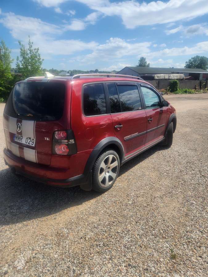 Volkswagen Touran 2007 — engine 1390 cm³, 140 HP (103kW)