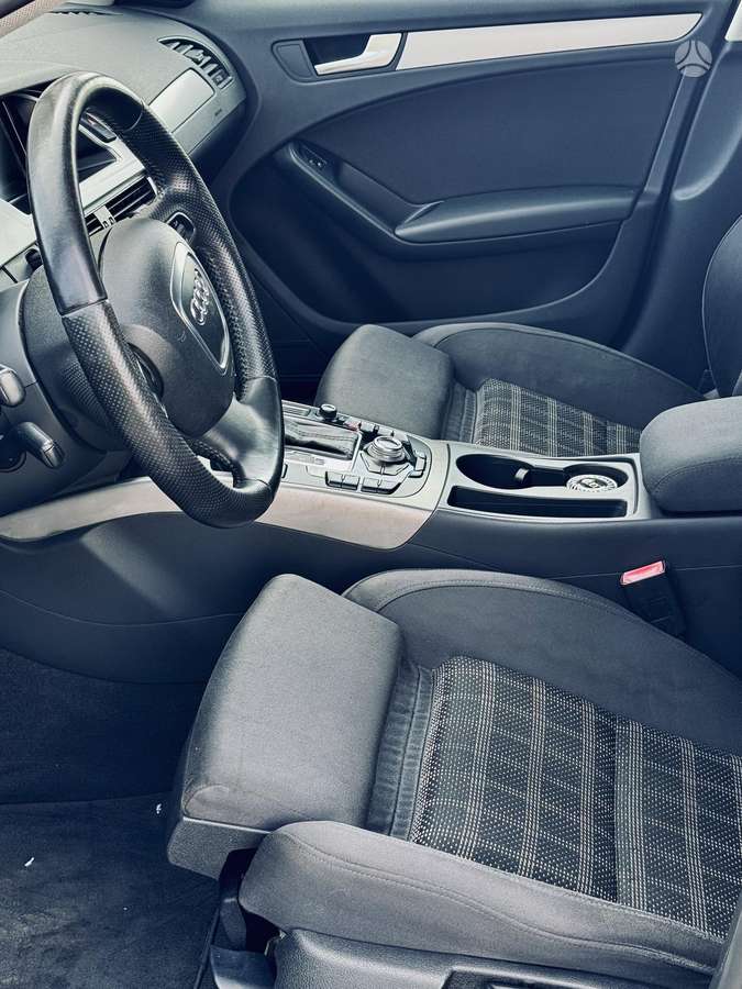 Audi A4 2009 — photo 14