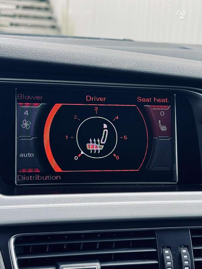 Audi A4 2009 — photo 17