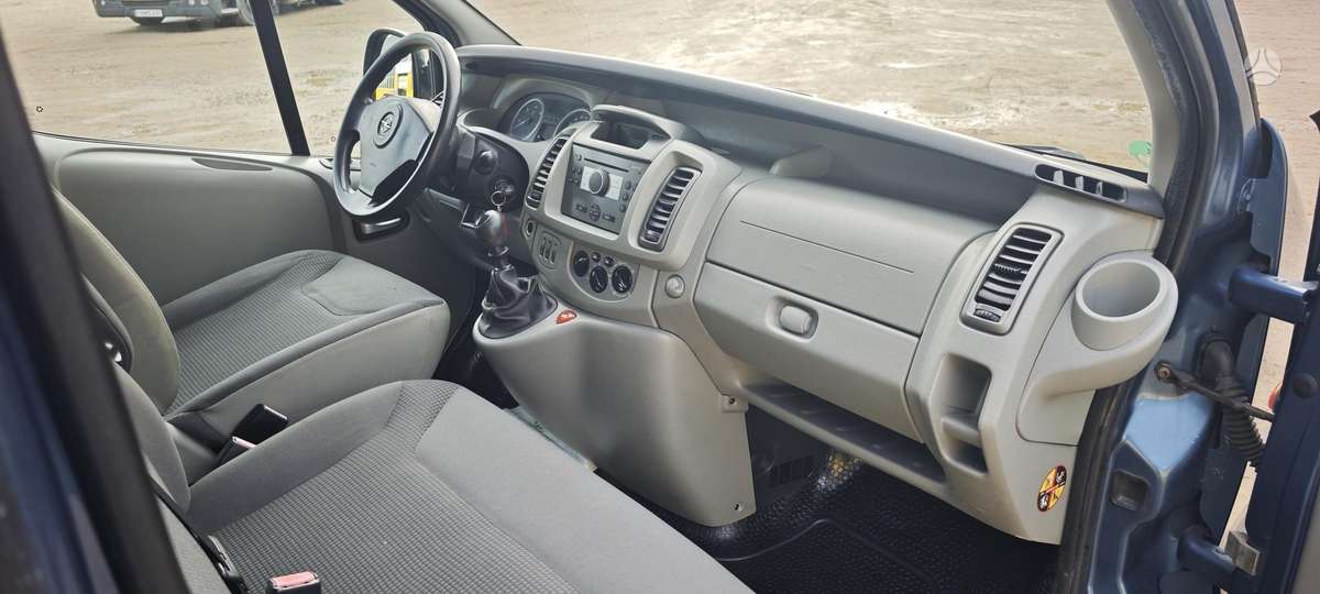 Opel Vivaro 2008 — photo 12