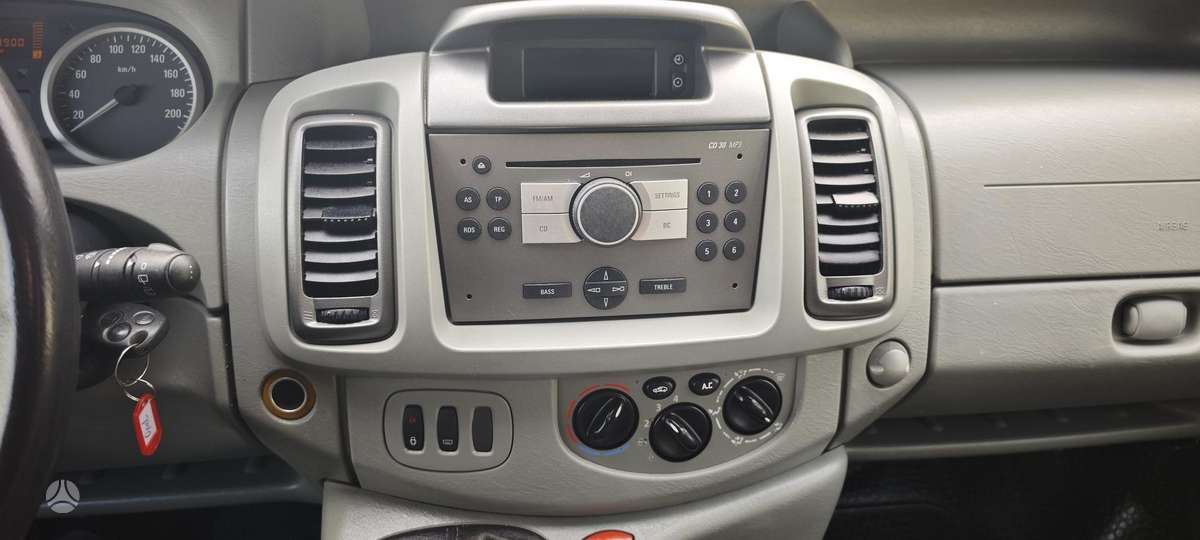 Opel Vivaro 2008 — photo 16