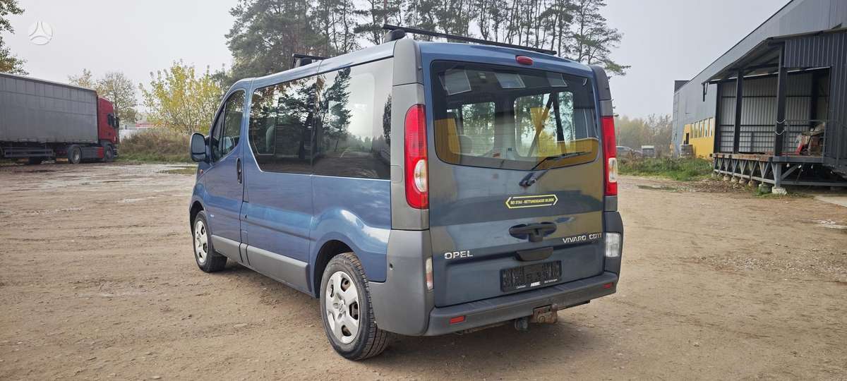 Opel Vivaro 2008 — interior