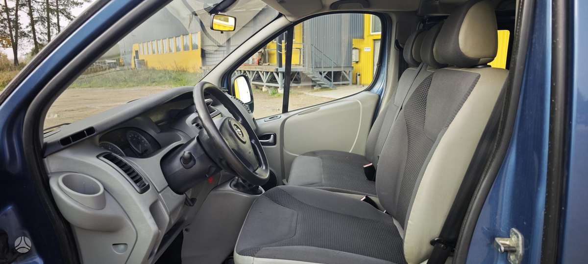 Opel Vivaro 2008 — photo 9