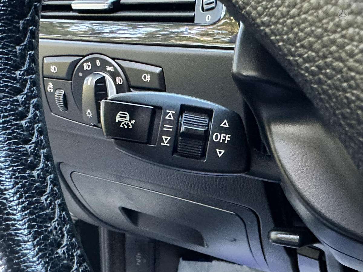 BMW 530 2009 — photo 24