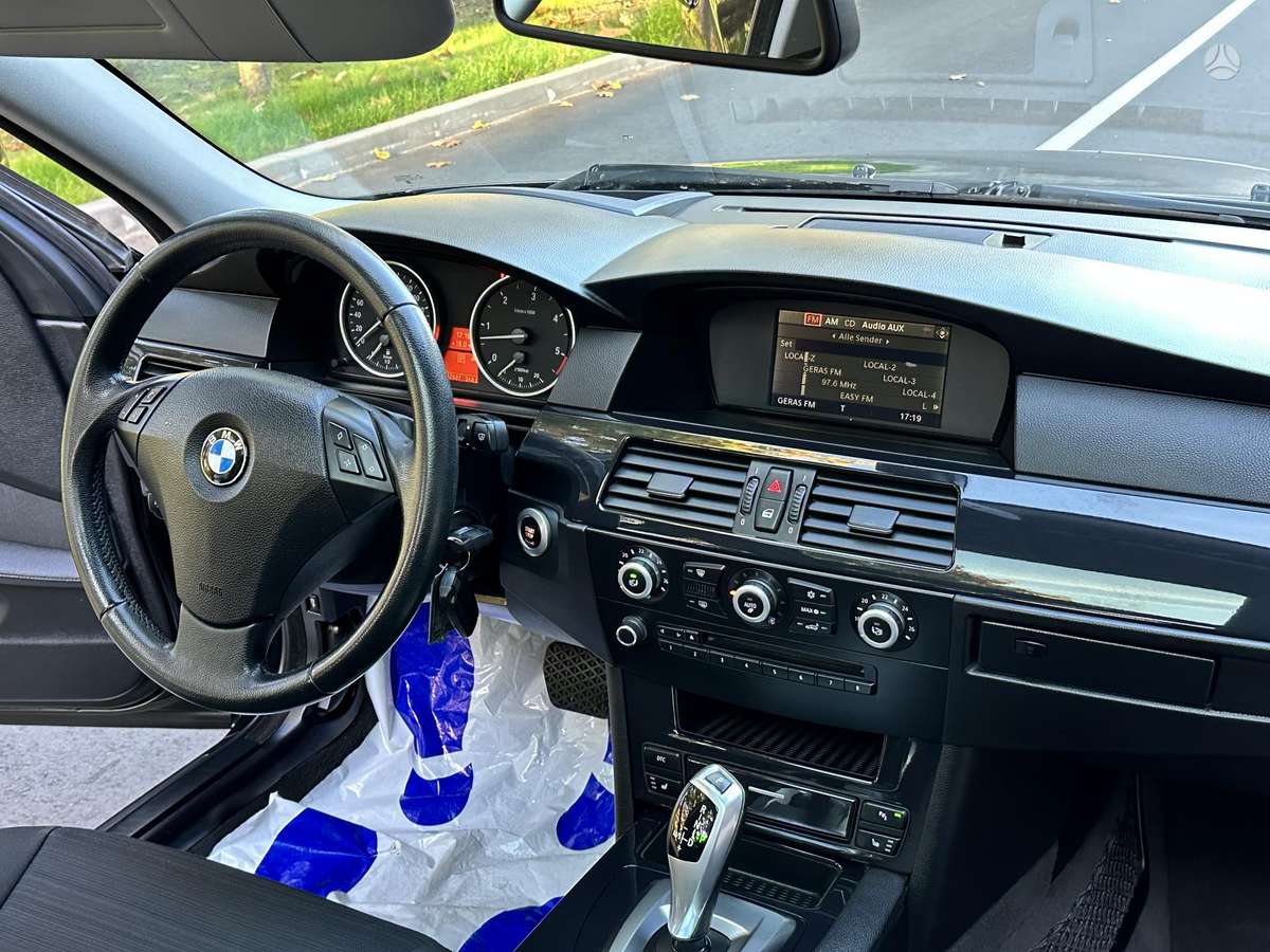 BMW 530 2009 — photo 31