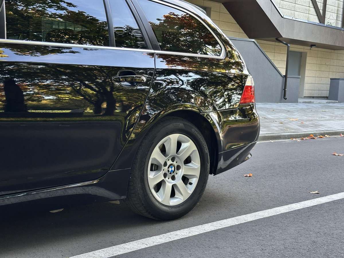 BMW 530 2009 — photo 33