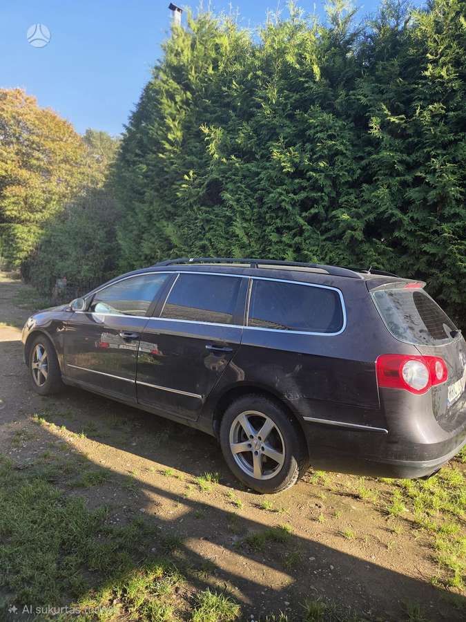 Volkswagen Passat 2006 — rear view