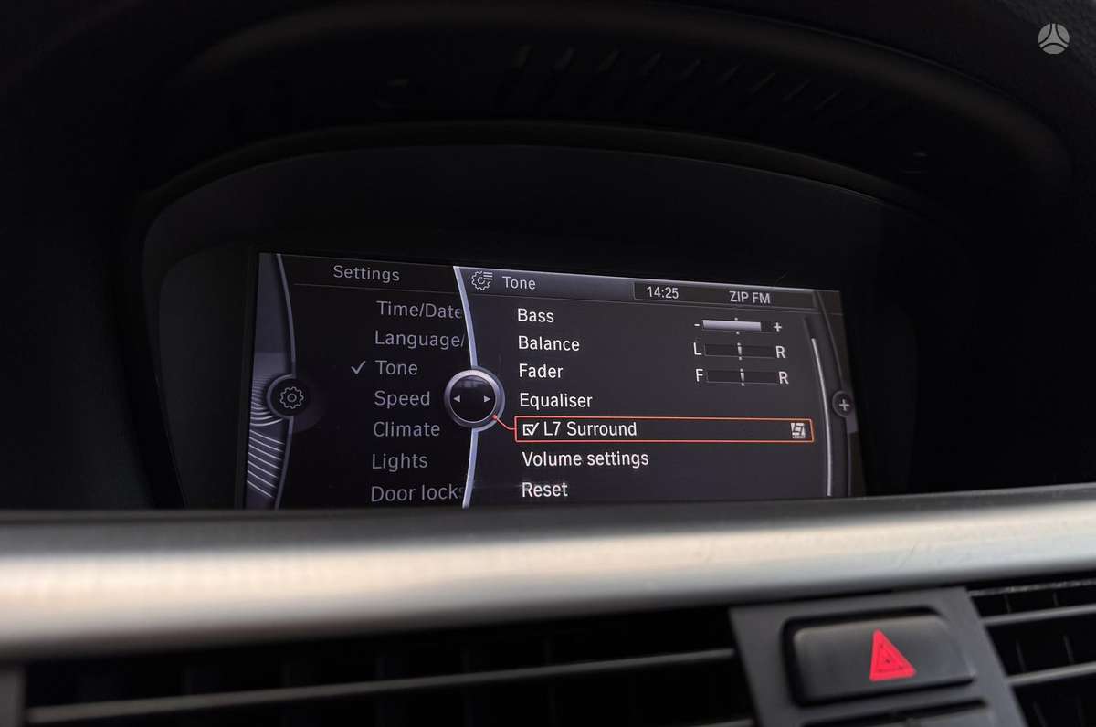 BMW 320 2008 — photo 14