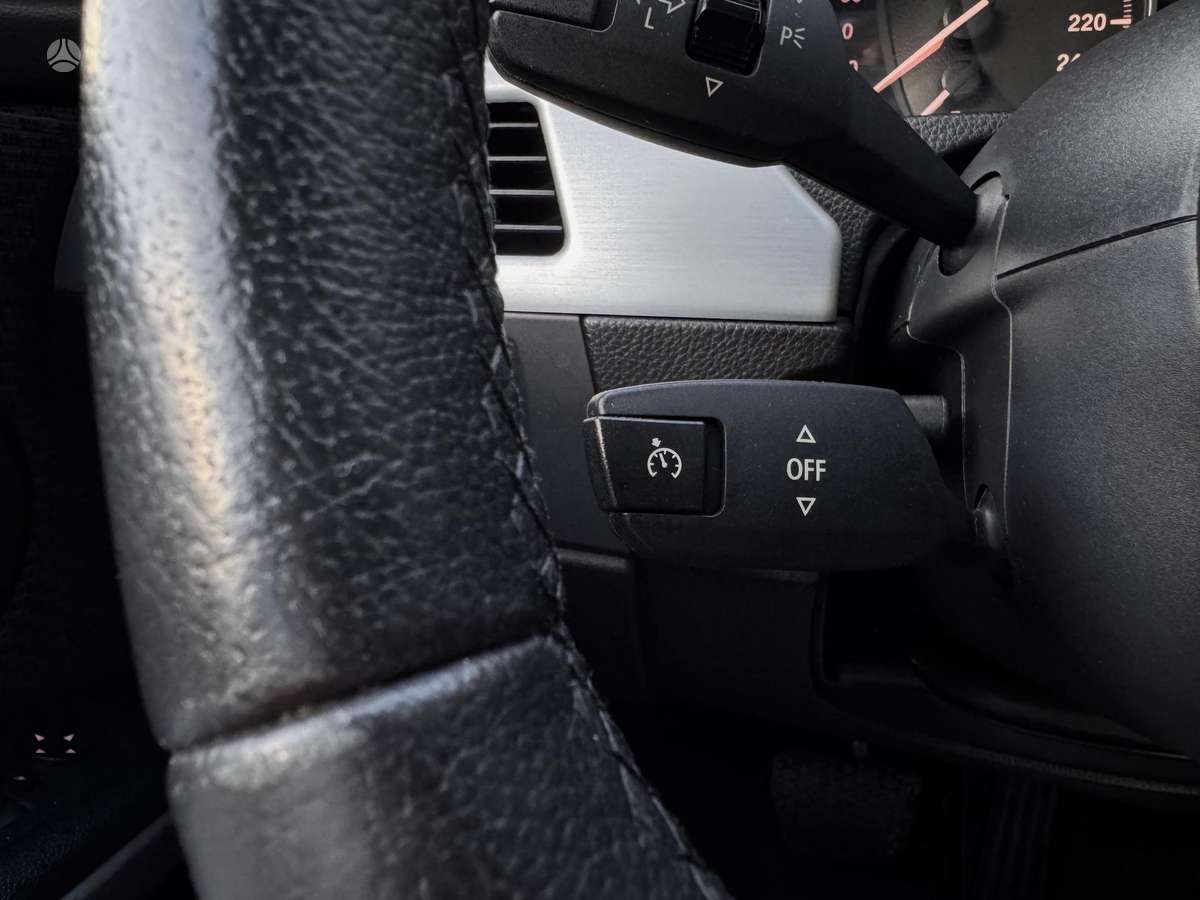 BMW 320 2008 — photo 18