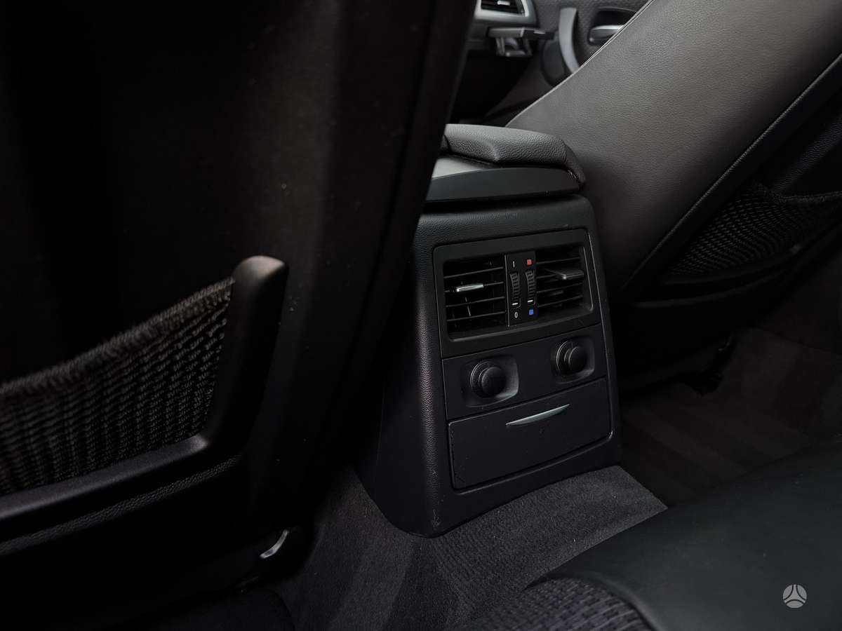 BMW 320 2008 — photo 21
