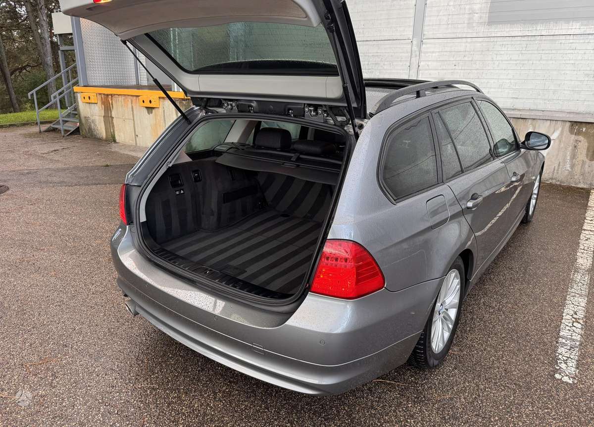 BMW 320 2008 — photo 22