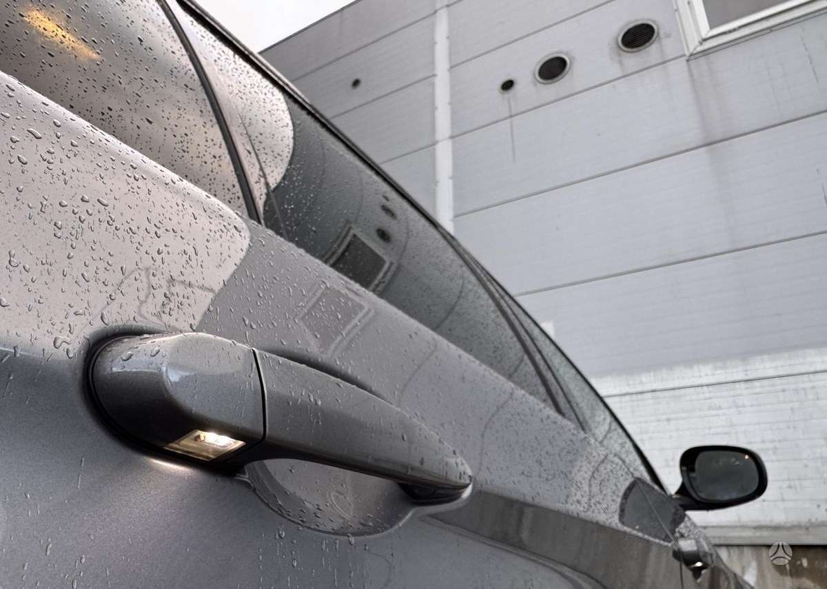 BMW 320 2008 — photo 28