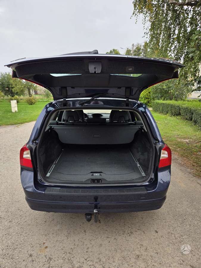 Volvo V70 2013 — photo 14