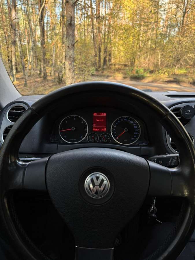Volkswagen Tiguan 2009 — photo 10