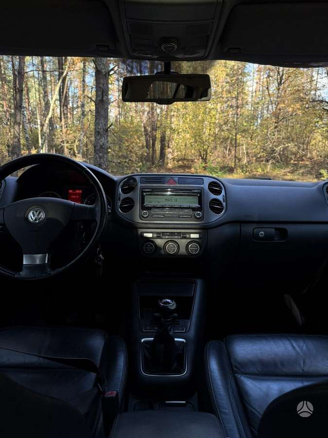 Volkswagen Tiguan 2009 — photo 12
